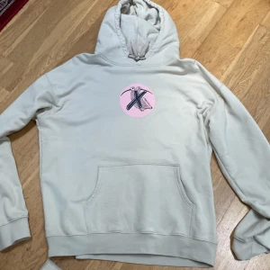 Random bastard hoddie  - Använd några gånger. Extremt bra skick  Made in Portugal 