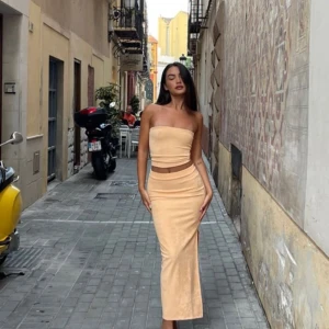 H&m set - LÅNAD BILD. Säljer detta fina set från H&m, använd en gång. Frotté material.