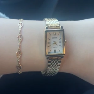 Damklocka  - Helt ny damklocka som inte kommer att användas då den inte är i min stil. Hör av er vid frågor eller funderingar! Priset kan diskuteras då jag gärna vill att den kommer till använding.😀