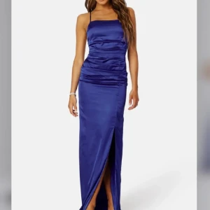 Blå balklänning  - Balklänning från Bubbleroom, endast testad. 400kr + frakt 