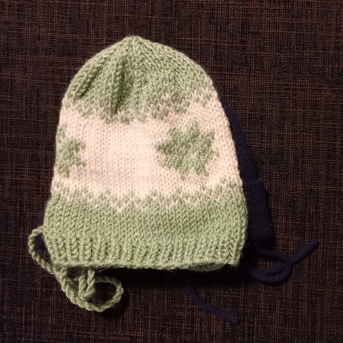 Vitgrön vårmössa strl. 44/46 - 92