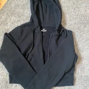 En superfin hoodie från Hollister i storlek S! 
