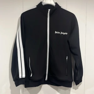 Palm angels tröja  - Bra skick använt en gång var för liten för mig Storlek S passar även M 