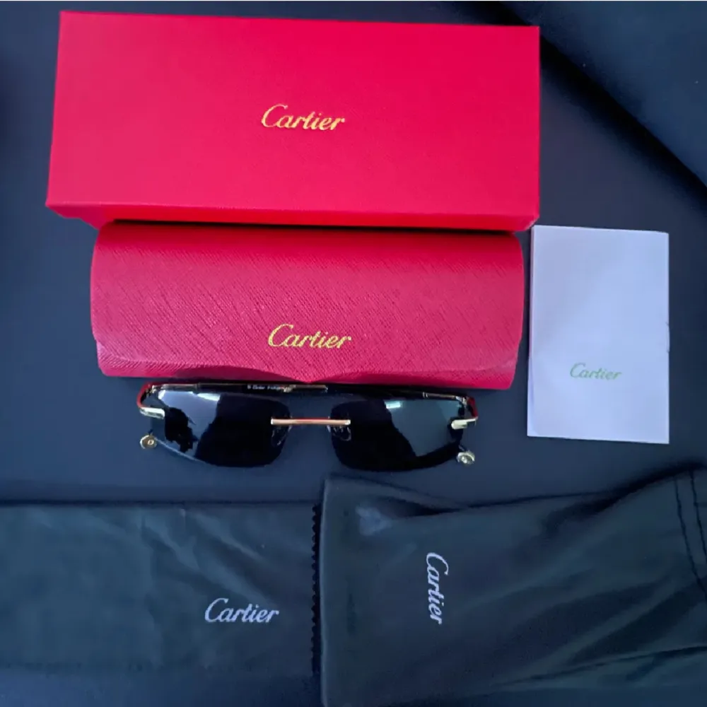 Helt nya Cartier glasögon . Accessoarer.
