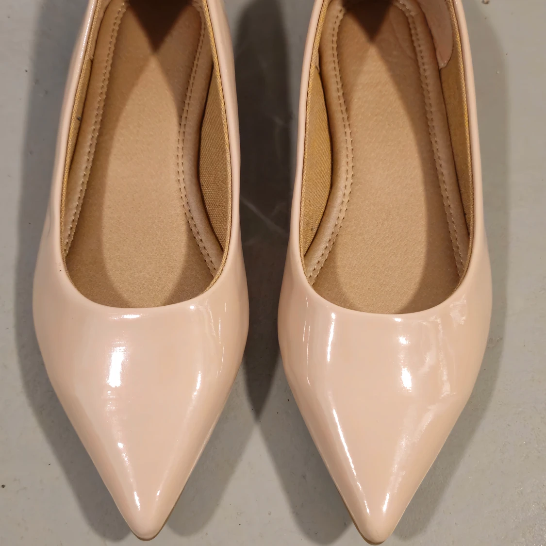 Oanvänd ballerinaskor 