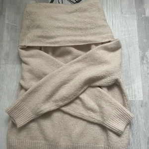 Stickad tröja  - Fint skick 