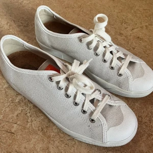 Skor CQP - Nästan aldrig använda sneakers från CQP. 