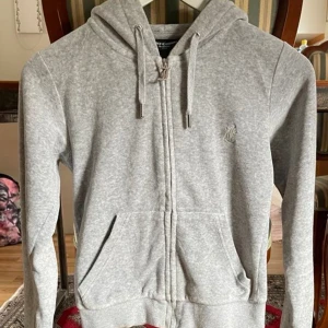 Juicy couture - Storlek xxs använd nån gång bara den är i mycket bra skick