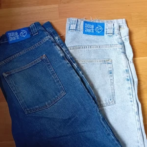 Big boys baggy jeans - Säljer nu två par big boys då jag tyvärr ej använder dem längre. Billigast på plick då du får båds för endast 549kr! Ifall du har mer frågor så är de endast att skicka iväg ett meddelande. 
