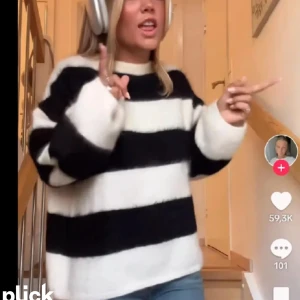 Mysig tröja - Använt fåtal gånger!! Helt slutsåld!! 