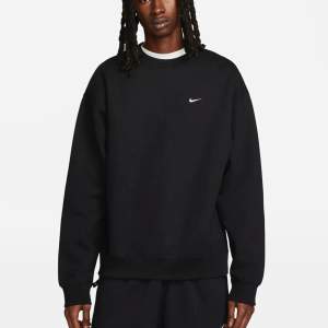 Svart Nike sweatshirt i storlek S (dammodell)💘Väl använd - Fråga för egna bilder💘