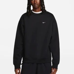 Nike tröja - Svart Nike sweatshirt i storlek S (dammodell)💘Väl använd - Fråga för egna bilder💘