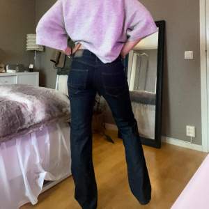 Straight jeans från esprit i storlek 29/32, innebenslängd 81 cm. Skriv vid frågor💓💓💞