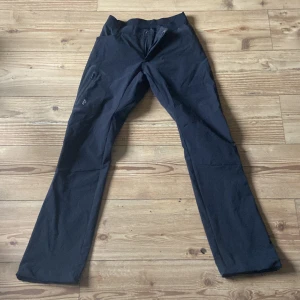 Peak performance byxor  - Nyskick 