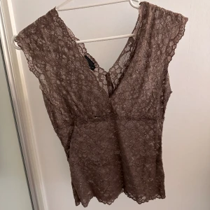 Spets topp - Snygg och trendig topp!💕