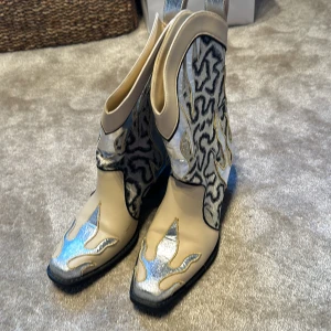 Boots  - Cowboy boots 