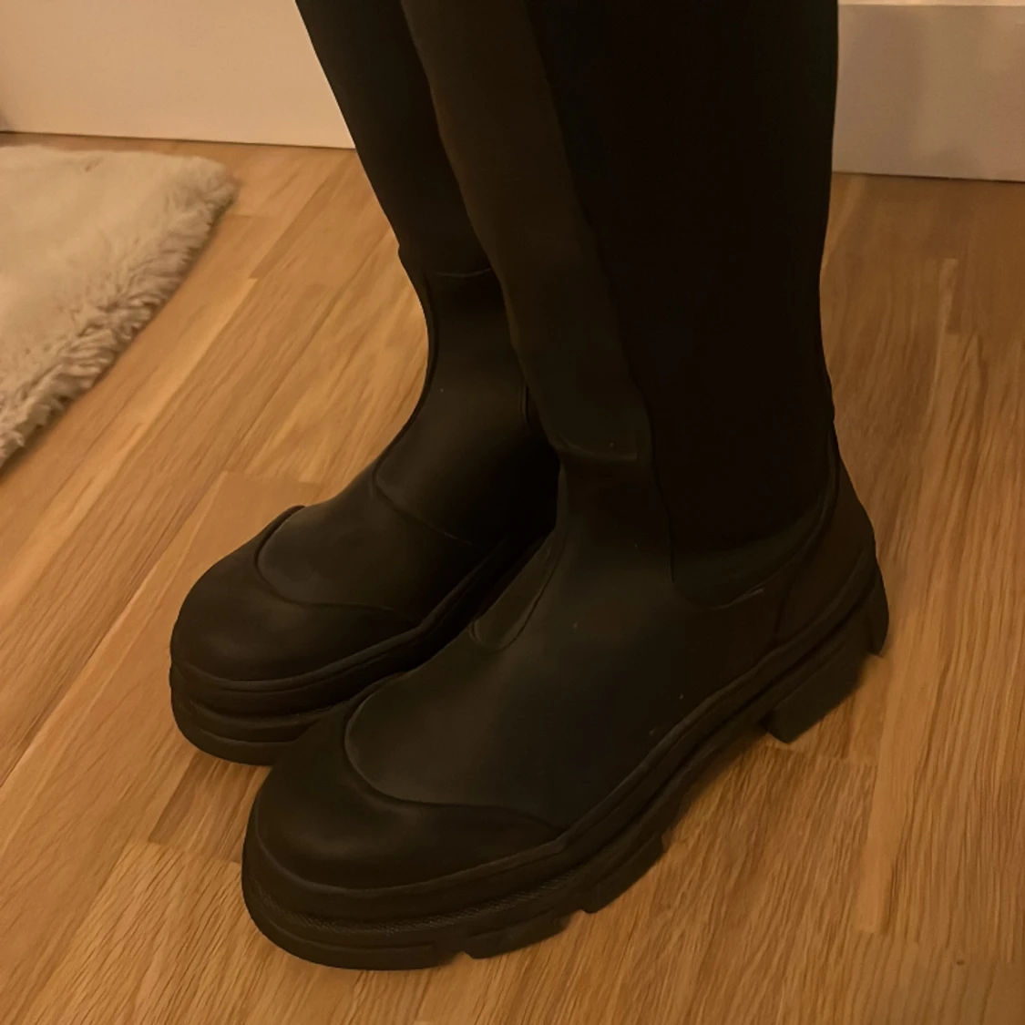 svarta stövlar  - 90