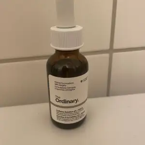 The ordinary Caffeine solution 5%. Använd fåtal gånger så nästan helt full.  Kommer inte till användning därför säljer jag den.