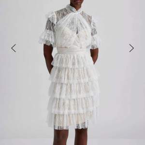 Säljer min By Malina klänning. Modellen heter ”Liona dress”. Använd 1 gång så den är i nyskick. Nypris 2800kr.🩷