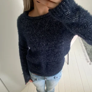 Glittrig tröja - Såååååå fin glittrig stickad tröja! 