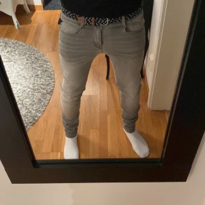 Replay Anbass - Nästintill oanvända replay anbass hyperflex byxor! Hör av er kring frågor eller funderingar!🤝