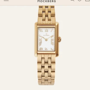 Mockberg klocka - Mockberg klocka i modellen ”Timless gold” (Lilla strl). Länkarna är borttagna så de passar en arm med 16 cm men går såklart att sätta tillbaka eller ta bort länkar så de passar✨Köpt för 1600kr, säljer för 699kr. Går inte ner i pris💕Inga slitningar.