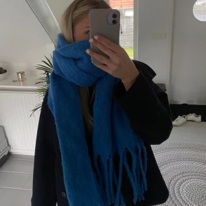 Halsduk - Super mjuk stor halsduk från Lindex❤️‍🔥❤️‍🔥❤️‍🔥köpt för 400