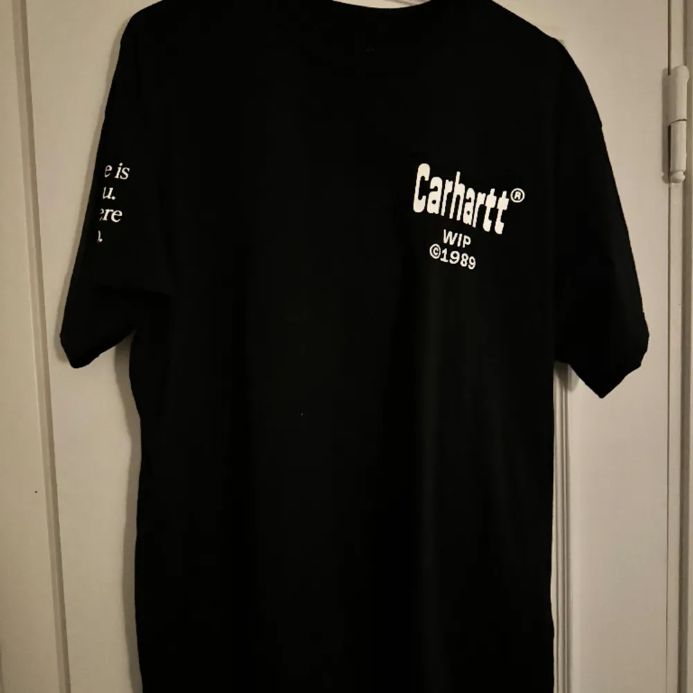 T-shirt från Carhartt i fint skick. T-shirts.