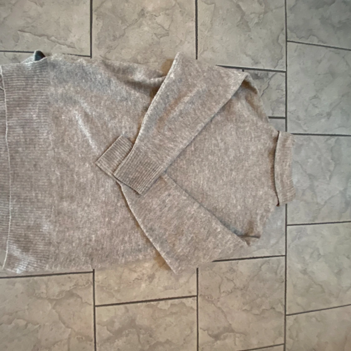 Grå stickad klänning🩶 - 90