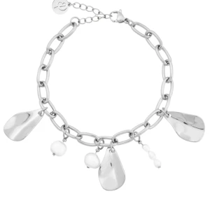 Edblad armband  - Jätte fina silver armband från Edblad, går ej att köpa i butik, rostfritt stål så rostar inte, knappt använt då jag bytte till guld, köpt för 499kr💕