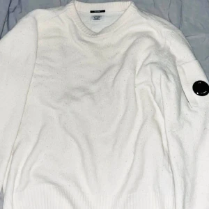 C.P Knit wear - Nypris: 3500kr Skick: 7/10 Pris kan diskuteras vid snabbt köp  