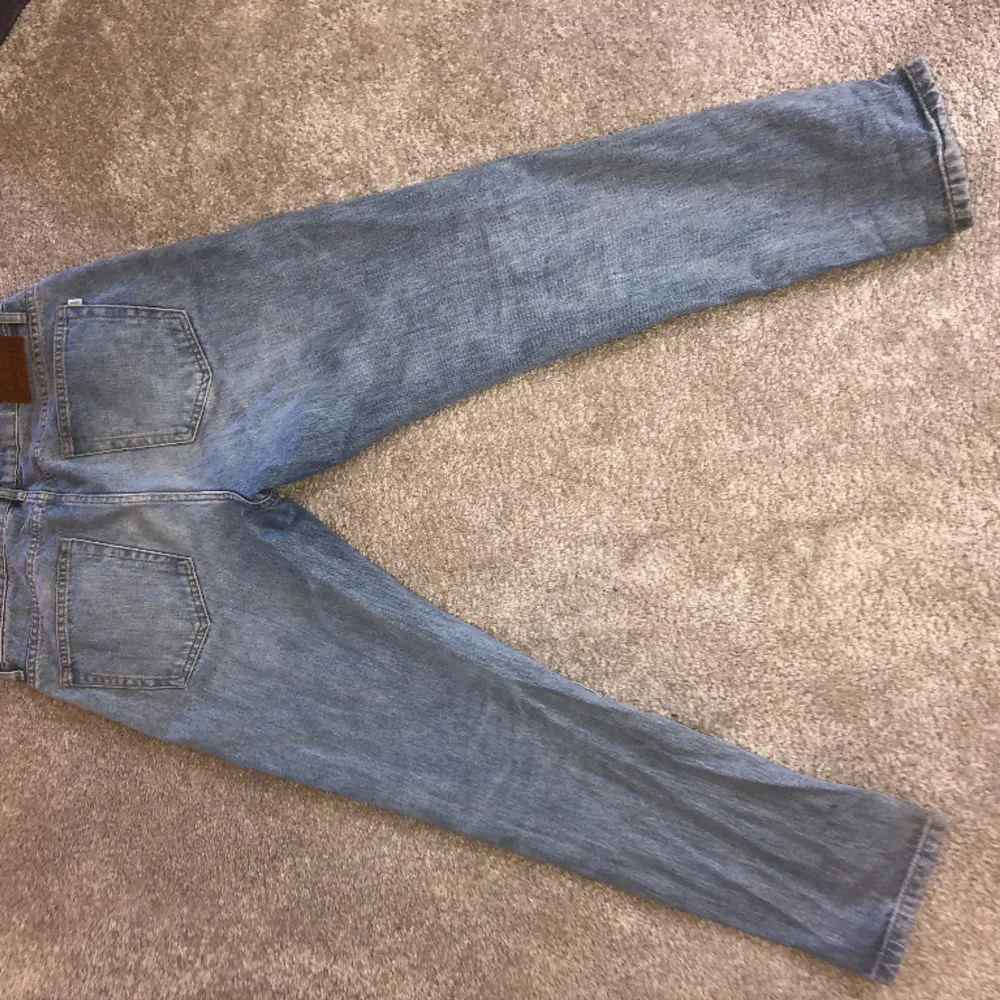 Säljer woodbird jeans. knappt använda.. Jeans & Byxor.