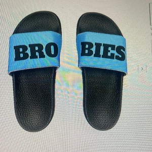 Brobies tofflor  - Hej om du kollar det är mig egna märke finns i alla storlekar 