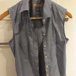 Skjorta utan armar - Banana Republic. Köpt i New York. Storlek 6