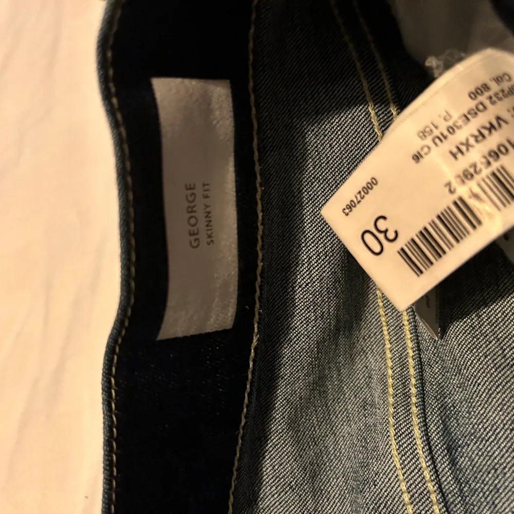 Säljer dessa feta jeans från dondup i storlek 29. Köpta på United fashion för 2500kr i gbg. Hör av er vid frågor!. Jeans & Byxor.