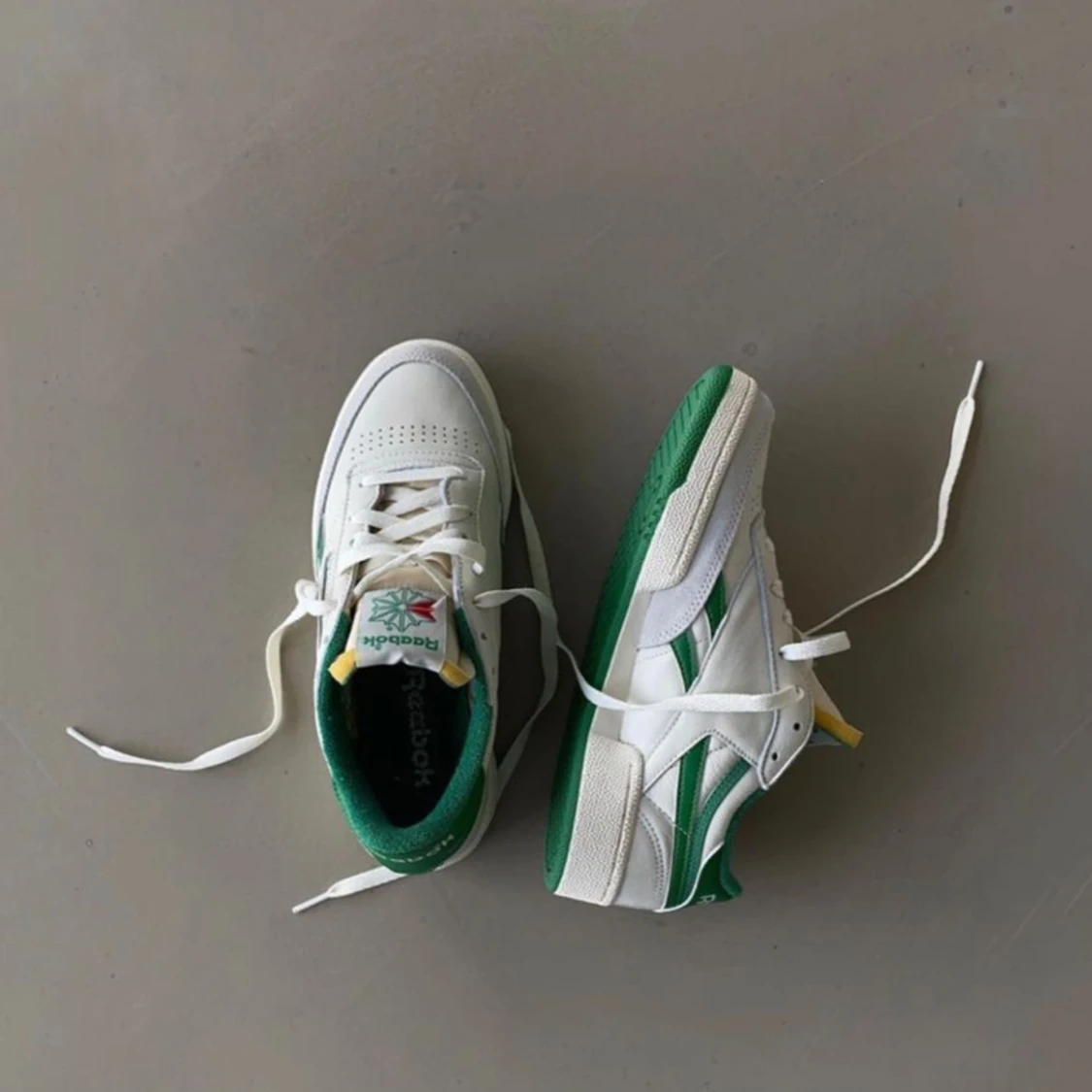 Gröna Reebok sneakers