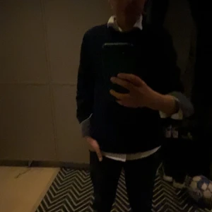 Kashmire tröja - En riktigt snygg kashmire tröja som är sparsamt använd, om ni har några frågor är det bara att skriva 