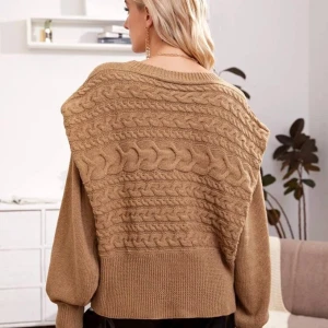 Kamel slätt enkel tröja  - En fin ljusbrun tröja från shien. Tröjan är i bra sick. Kan skicka bättre bilder vid intresse🤍