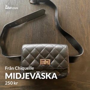Midjeväska/magväska får Chiquelle  - Supersnygg stilren väska från Chiquelle!  Köpt för ca 600kr och använd Max 3 gånger då jag hade en liknande jag använder mer