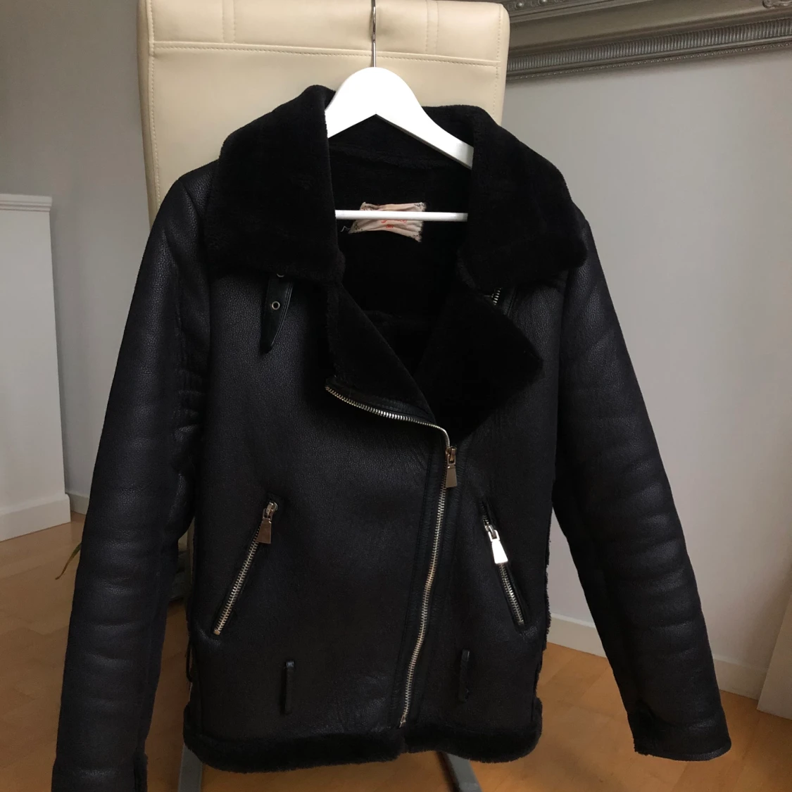 Svart trendig jacka från Chiquelle - 90