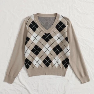 Stickad topp  - Stickad topp med trendigt mönster! Storlek M men passar mer S beroende på hur man vill att den ska sitta<3