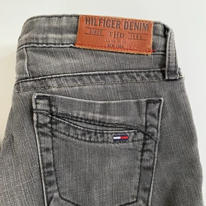 Hilfiger jeans - Hilfiger jeans, står ej storlek men skulle säga XXS/XS💞 frakt tillkommer