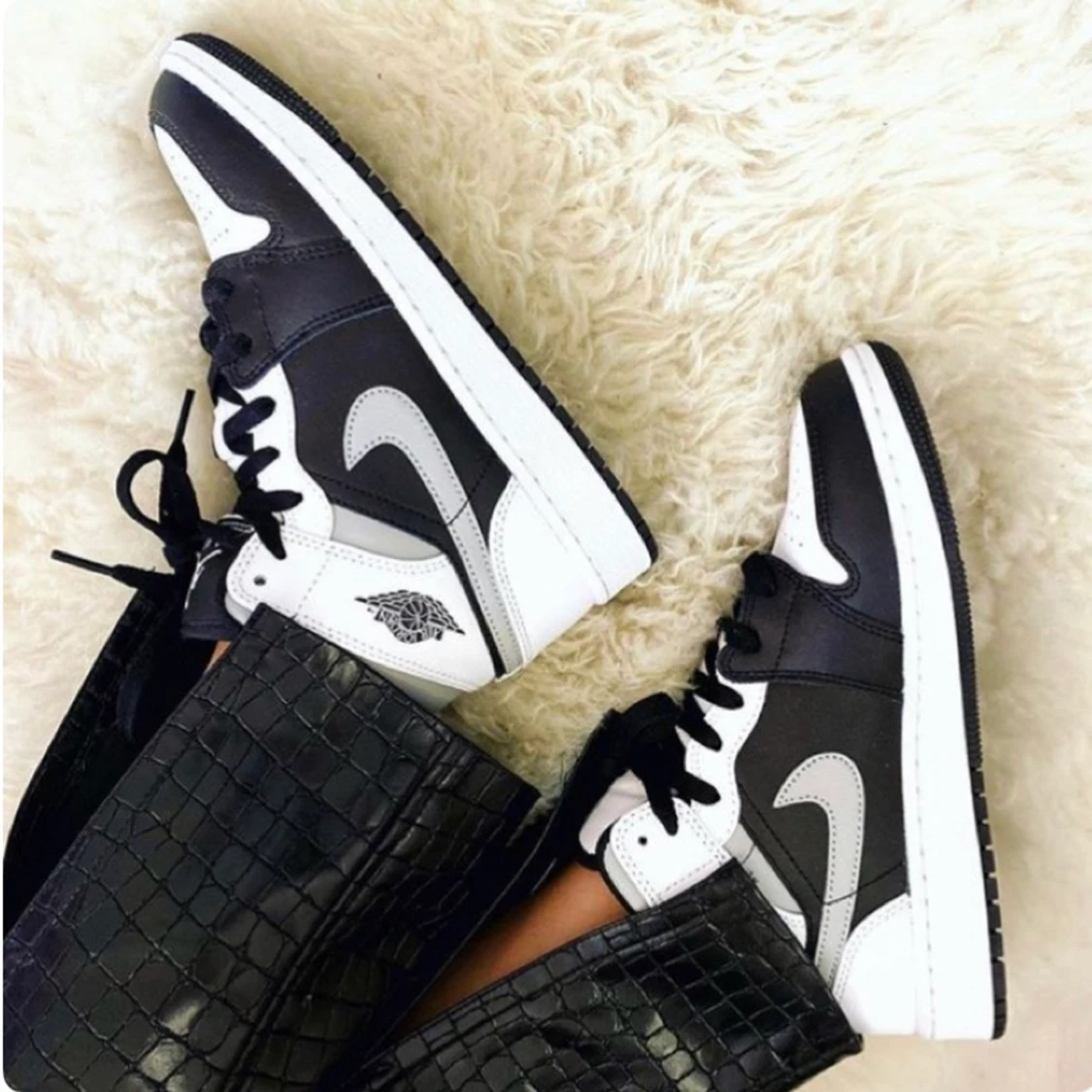 Jordan 1 white shadow 