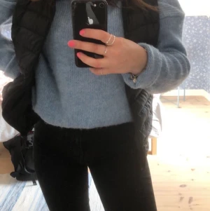 Strl XS men ganska stor i storleken - Väldigt väll behållen, tunnare matrial. Skriv för mer bilder 