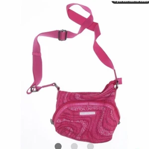 axelremsväska  - så söt axelremsväska💞 frakt tillkommer 