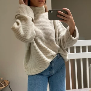 Stickad tröja  - Stickad tröja från NAKD, i storlek S