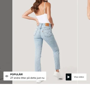 Levis 501 - Säljer mina levis jeans då dem inte längre passar mig. Dem är använda några få gånger. Kan posta eller mötas upp i centrala Stockholm. Nypris 999kr, pris kan diskuteras vid snabbaffär 💞