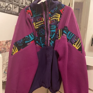 Sweatshirt  - Orginal Pasific Classic tröja, aldrig använd typ och jätte fin. Ville inte ha den för att den inte passar min stil. Men den är super fin! Pris kan ändras