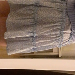 Blå kjol - Jätte fin blå kjol som inte kommer till användning! Köpare står för frakt❤️