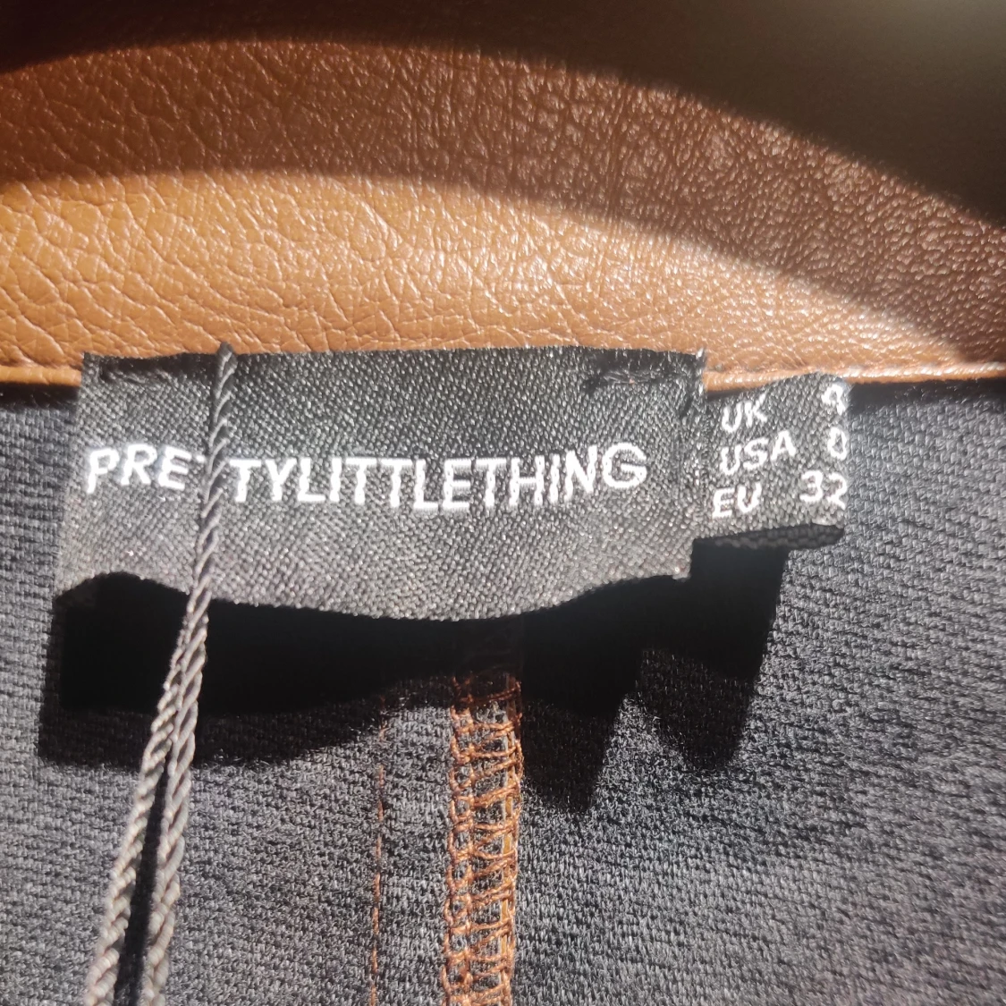 Croppad jacka Prettylittlething - 91